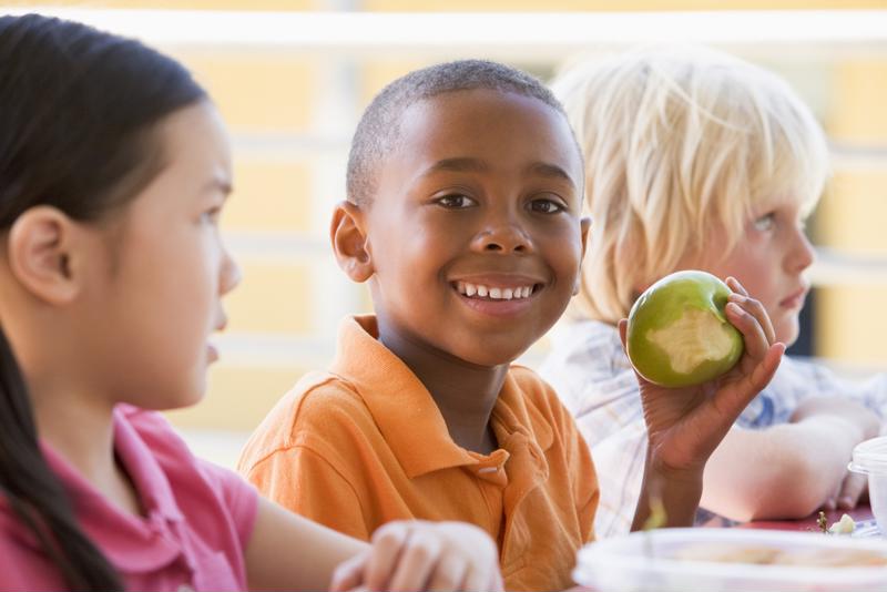 Discuss lunchtime rituals with administrators so you know your child's eating schedule. 