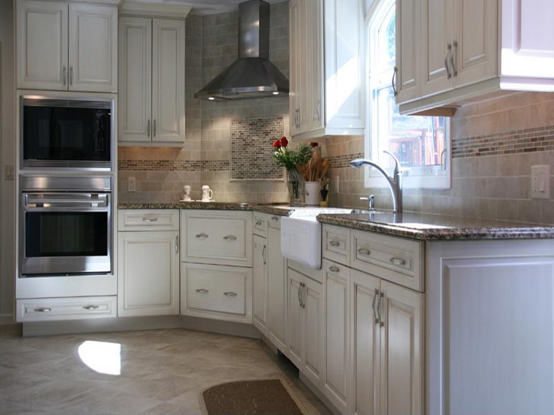 The backsplash in this remodel complements the room's overall design and will work well with other styles.