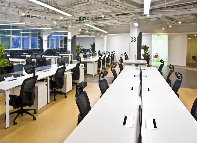The decline of private offices has given birth to open office layouts. 